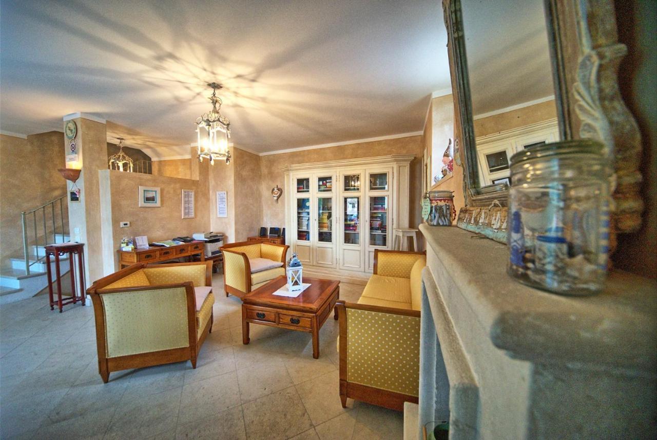 Garni Del Gardoncino Bed & Breakfast Manerba del Garda Ngoại thất bức ảnh